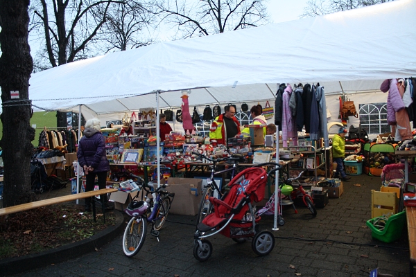 Spendenzelt auf dem Cracauer Weihnachtsmarkt