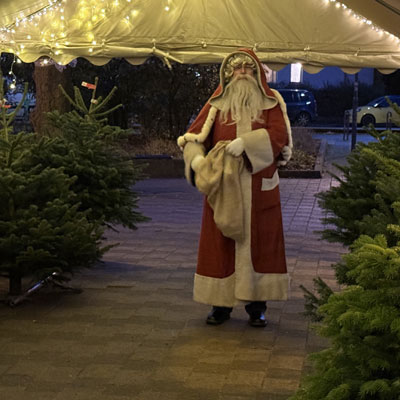 Weihnachtsmann auf dem Cracauer Weihnachtsmarkt 2025